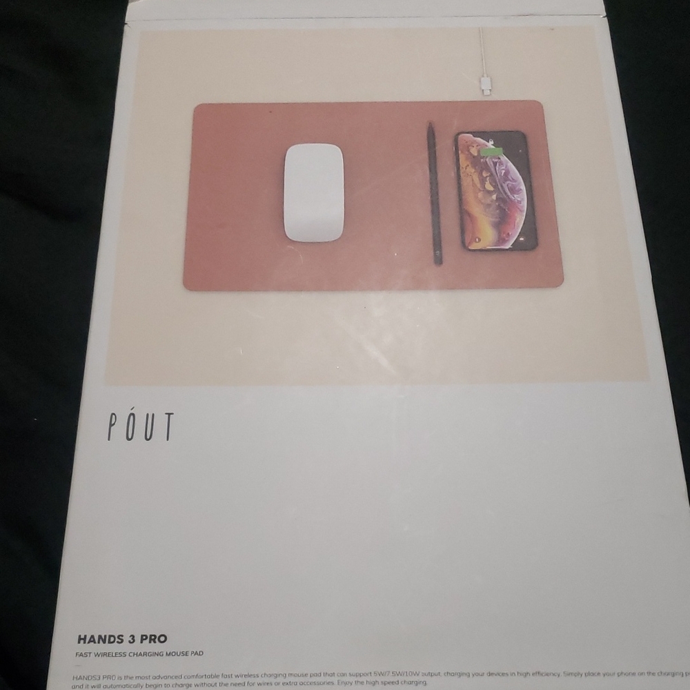 Pout Hands 3 Pro Wireless Charging Mouse Pad Rose Beige